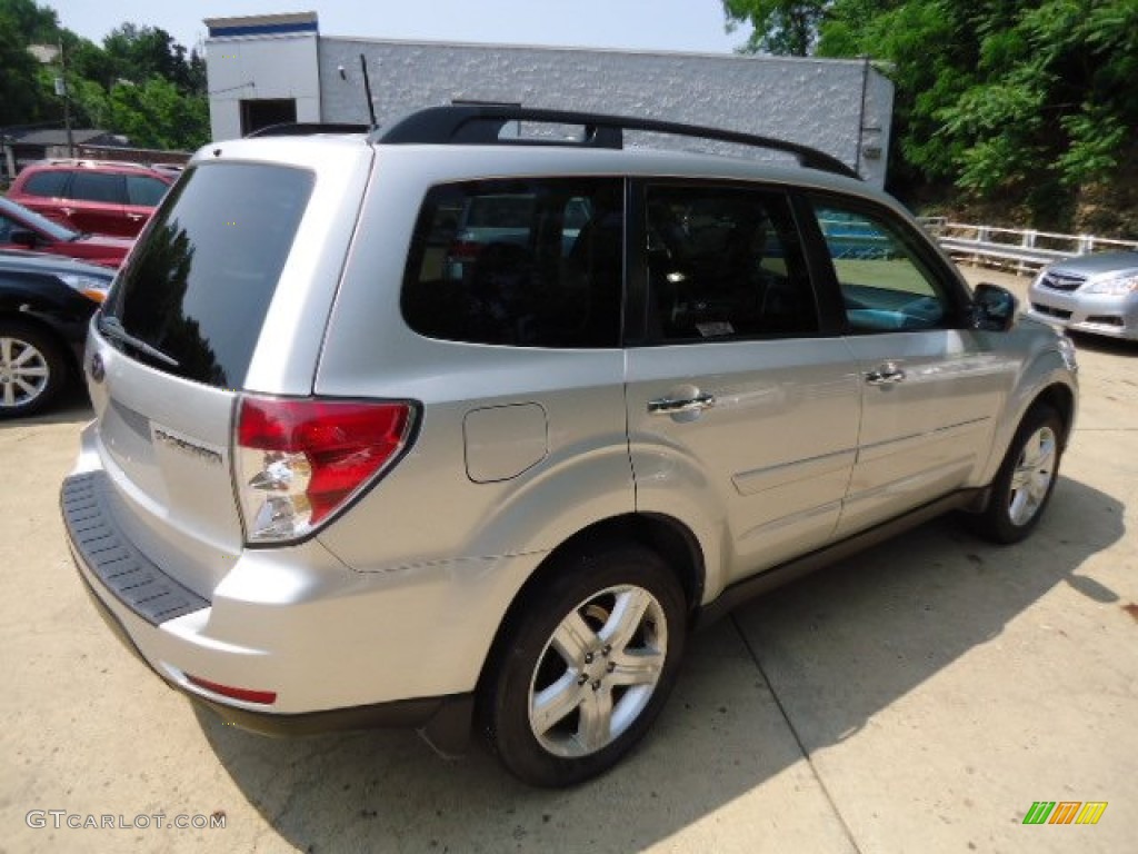 2009 Forester 2.5 X Premium - Spark Silver Metallic / Black photo #3