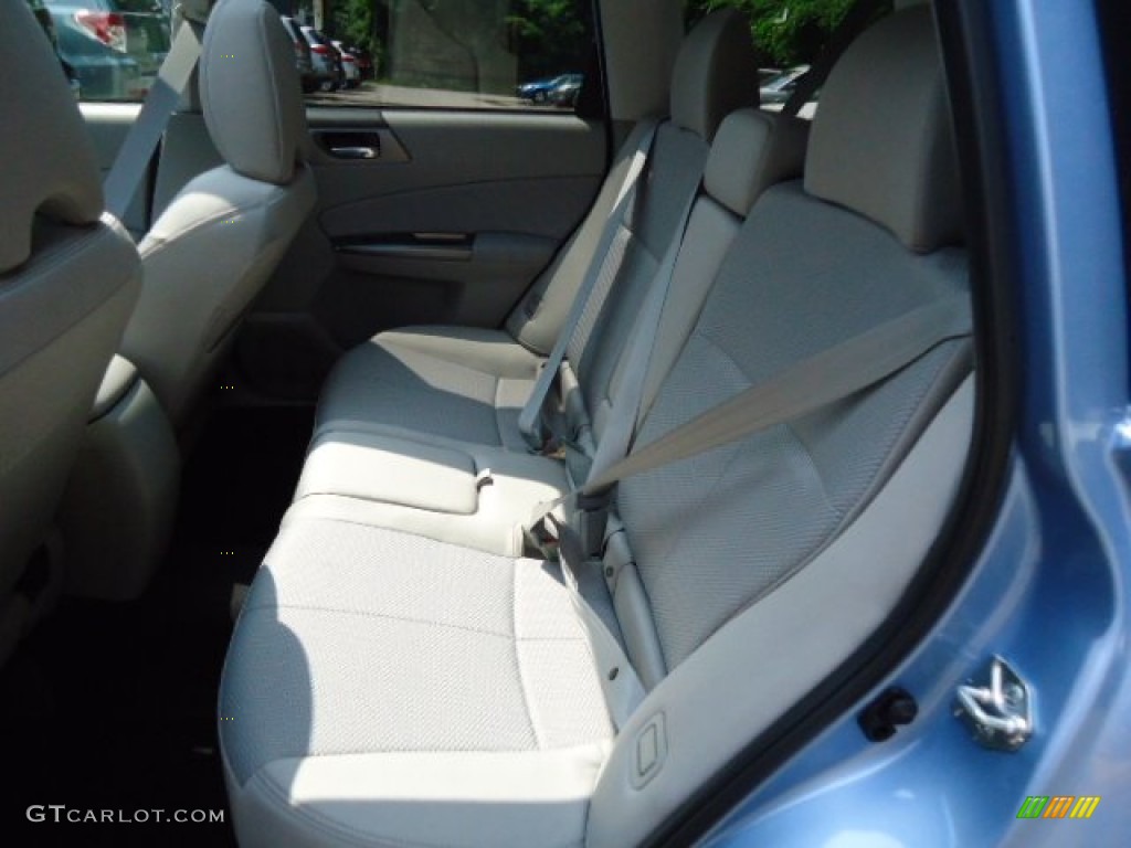 2012 Forester 2.5 X Premium - Ice Blue Metallic / Platinum photo #9