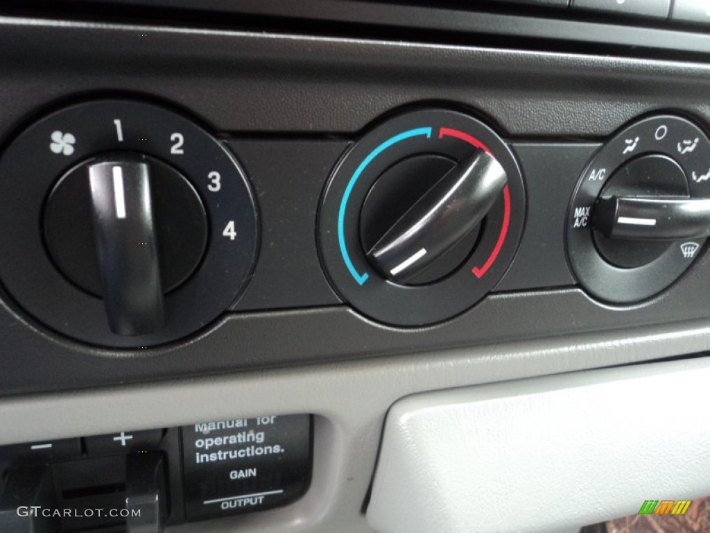 2007 Ford F250 Super Duty XLT SuperCab 4x4 Controls Photo #65836958