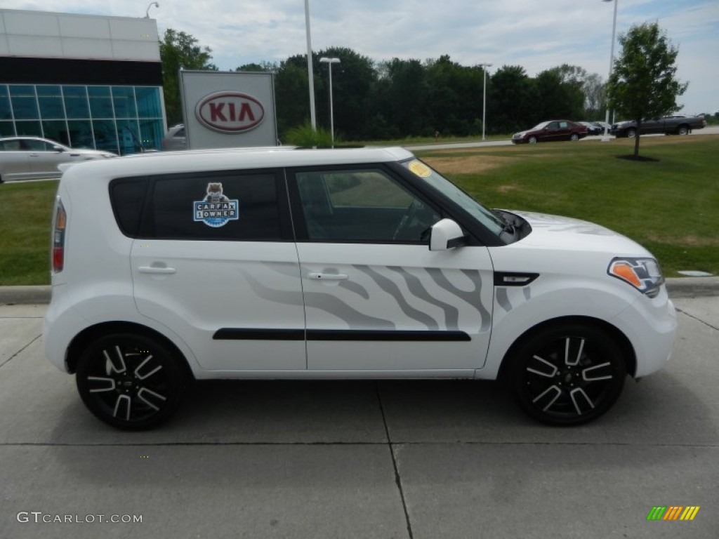 Clear White/Grey Graphics 2011 Kia Soul White Tiger Special Edition Exterior Photo #65837183