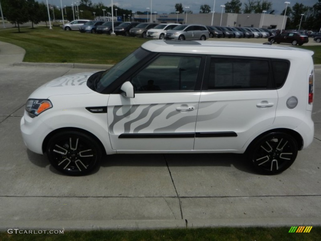 Clear White/Grey Graphics 2011 Kia Soul White Tiger Special Edition Exterior Photo #65837195