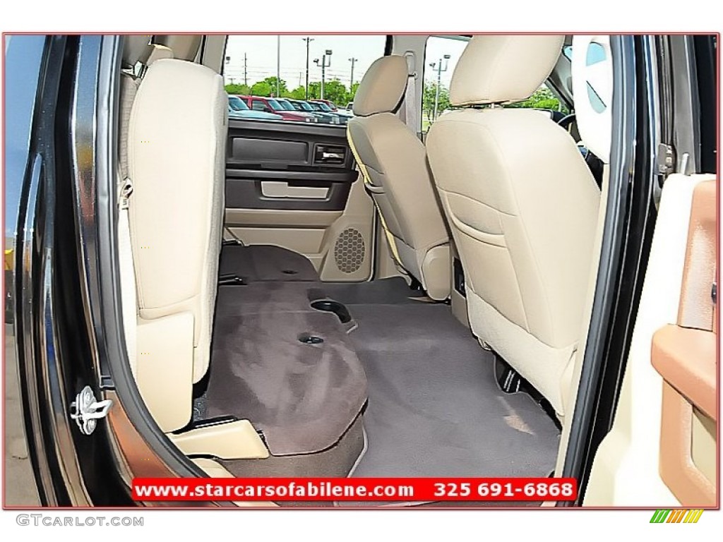 2011 Ram 1500 Lone Star Crew Cab 4x4 - Brilliant Black Crystal Pearl / Light Pebble Beige/Bark Brown photo #30