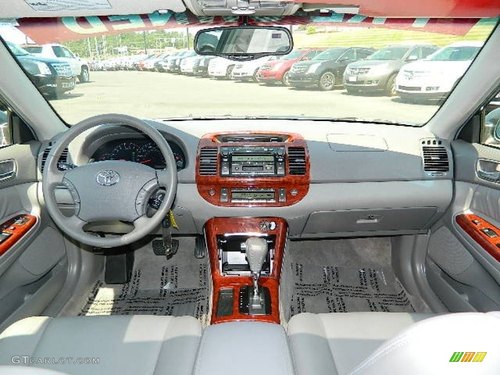 2006 Toyota Camry XLE V6 Stone Gray Dashboard Photo #65850186