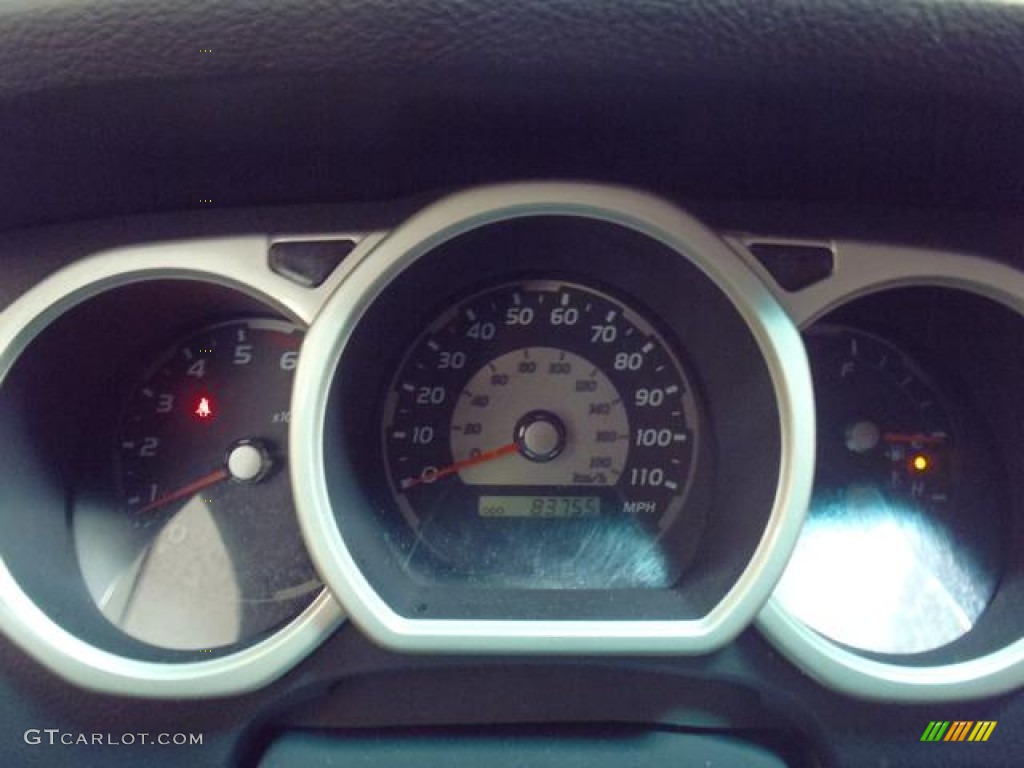 2004 4Runner SR5 - Natural White / Taupe photo #23