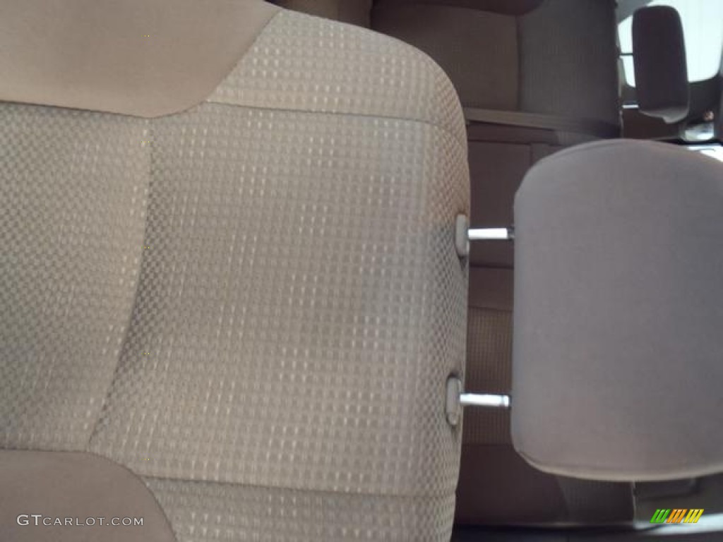 2004 4Runner SR5 - Natural White / Taupe photo #26