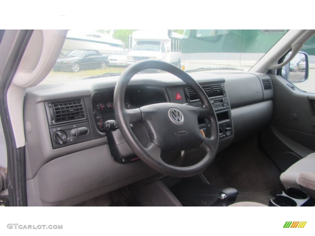 2002 Volkswagen EuroVan MV Gray Dashboard Photo #65855412