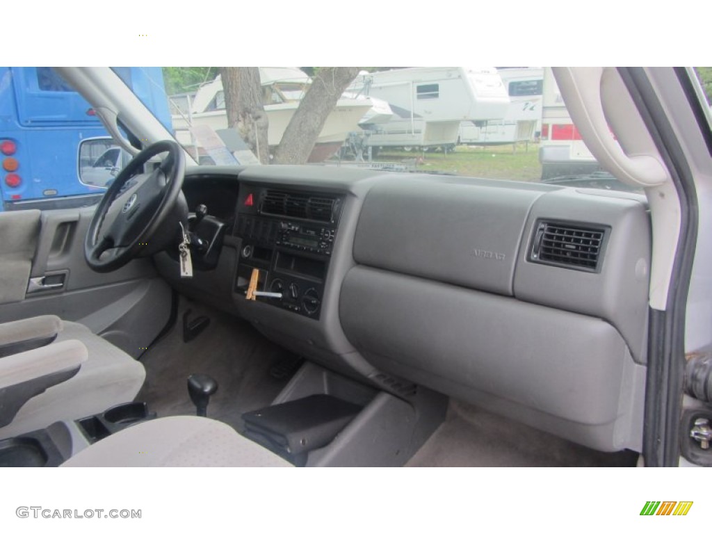 2002 Volkswagen EuroVan MV Dashboard Photos