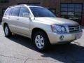 2001 Vintage Gold Metallic Toyota Highlander V6  photo #1