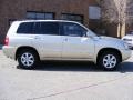 2001 Vintage Gold Metallic Toyota Highlander V6  photo #2