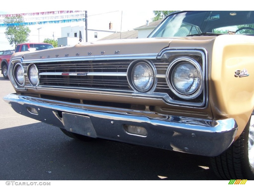 Gold Metallic 1967 Plymouth Satellite 2 Door Hardtop Exterior Photo #65856354