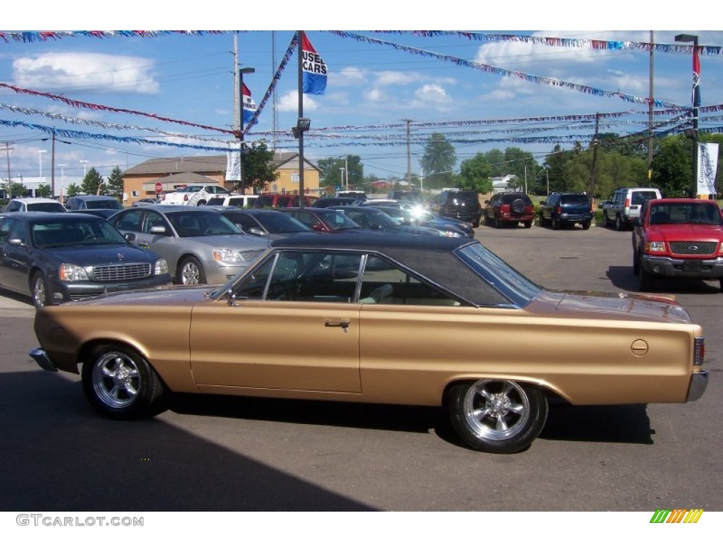 Gold Metallic 1967 Plymouth Satellite 2 Door Hardtop Exterior Photo #65856480