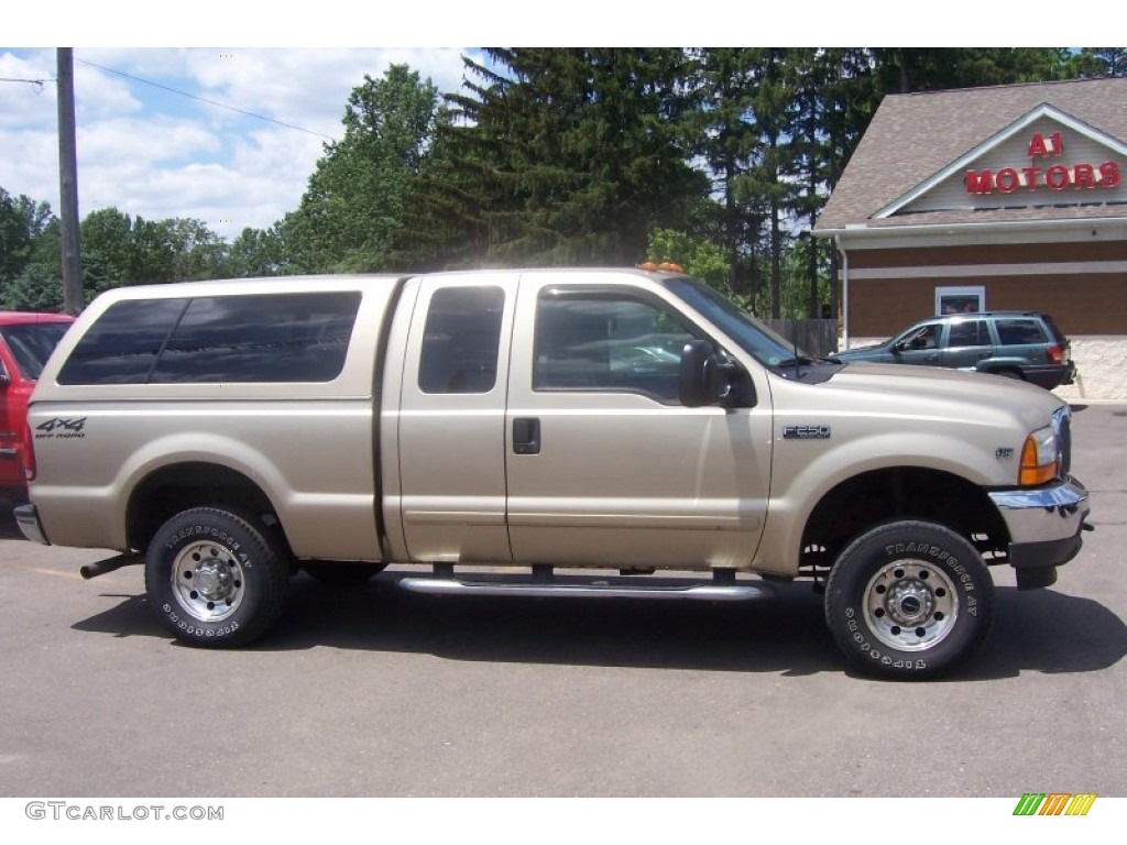 2001 F250 Super Duty XLT SuperCab 4x4 - Harvest Gold Metallic / Medium Parchment photo #5