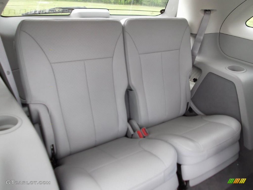2008 Chrysler Pacifica Limited Rear Seat Photos