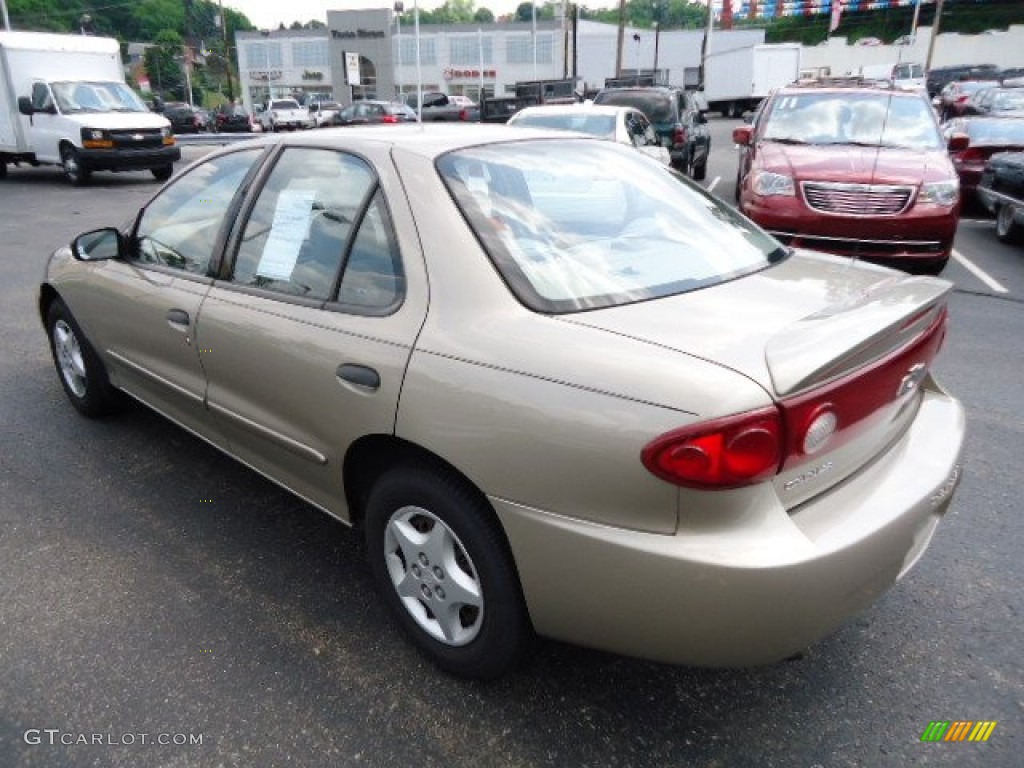 2004 Cavalier Sedan - Sandrift Metallic / Neutral photo #2