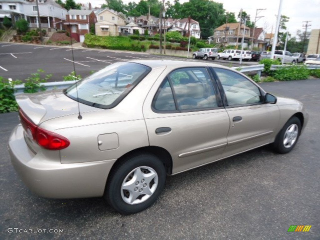 2004 Cavalier Sedan - Sandrift Metallic / Neutral photo #4