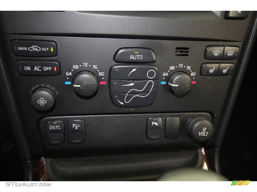 2003 Volvo XC90 T6 AWD Controls Photo #65870268