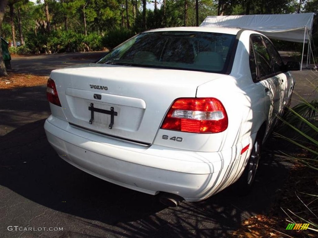 2003 S40 1.9T - White / Light Taupe photo #2