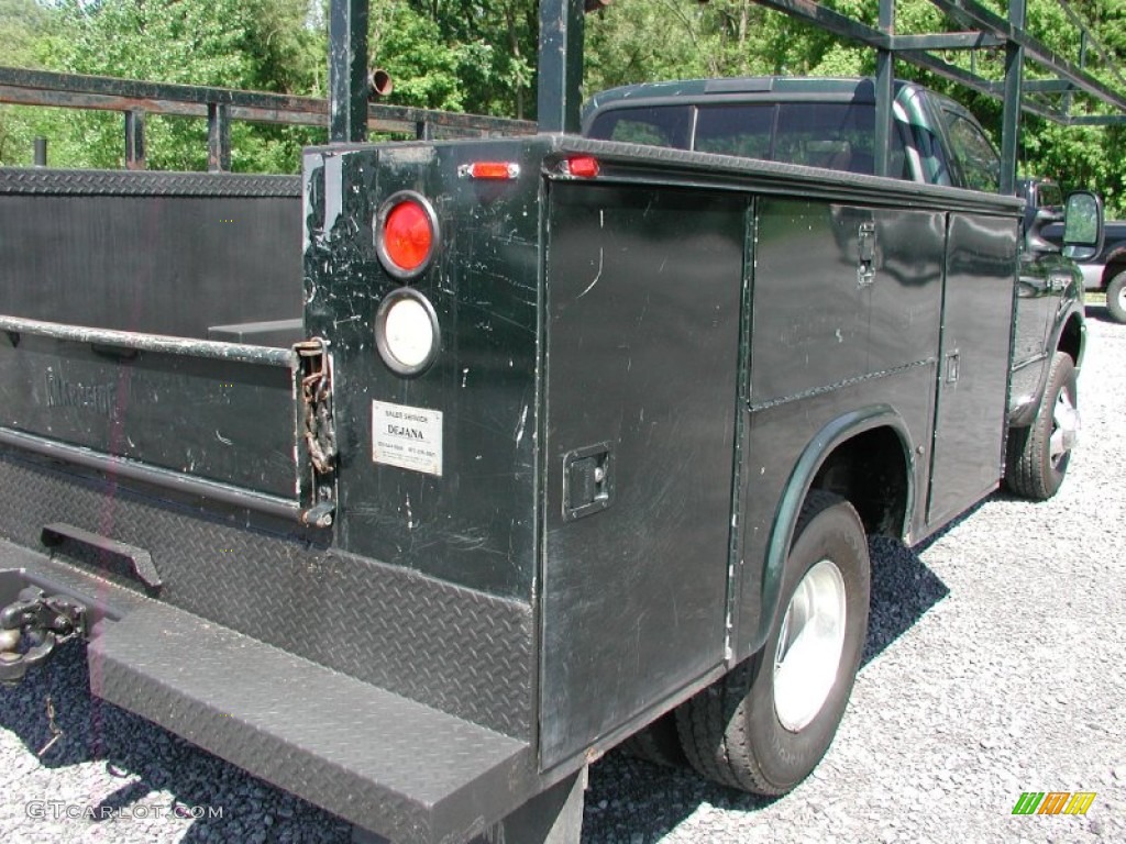 2002 F350 Super Duty XL Regular Cab 4x4 Utility Truck - Dark Highland Green Metallic / Medium Parchment photo #10