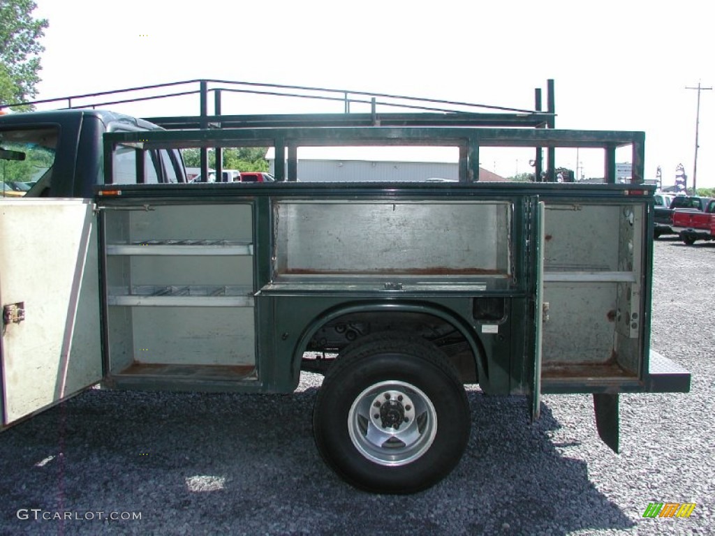 2002 F350 Super Duty XL Regular Cab 4x4 Utility Truck - Dark Highland Green Metallic / Medium Parchment photo #26