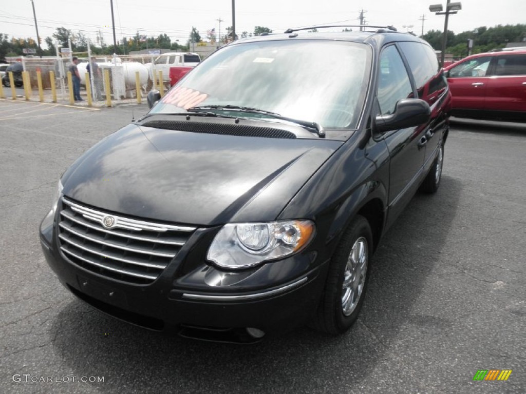 2007 Town & Country Limited - Brilliant Black Crystal Pearl / Medium Slate Gray photo #3
