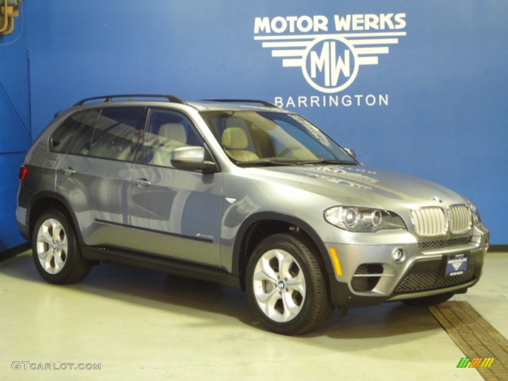 Space Gray Metallic BMW X5