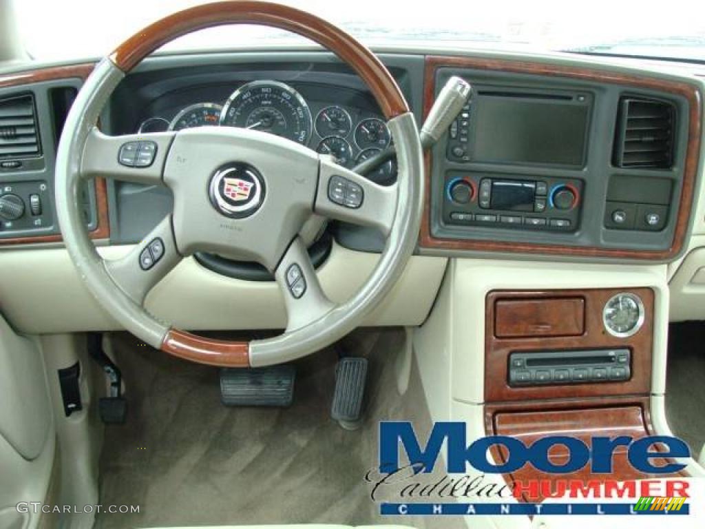 2005 Escalade EXT AWD - Rip Tide Blue / Shale photo #16