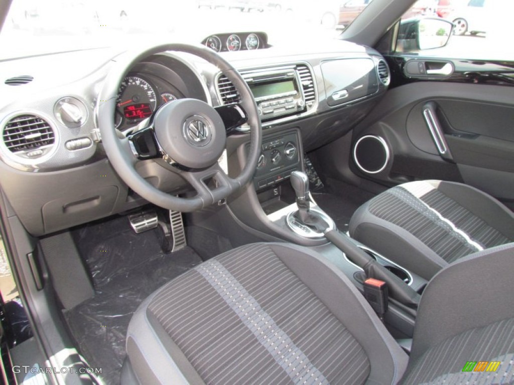 Titan Black Interior 2012 Volkswagen Beetle Turbo Photo #65883951