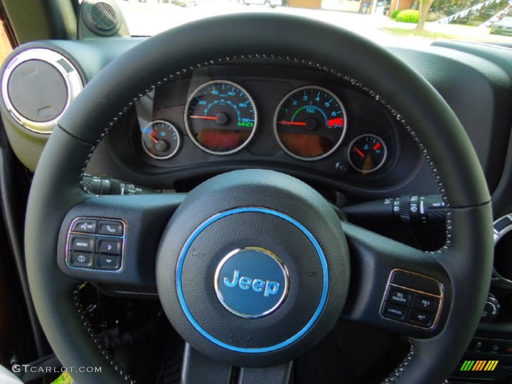 2012 Jeep Wrangler Unlimited Call of Duty: MW3 Edition 4x4 Steering Wheel Photos