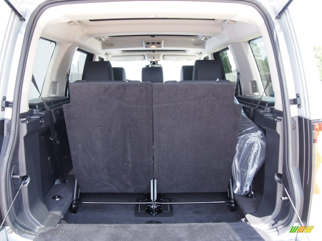2012 Land Rover LR4 V8 Trunk Photos