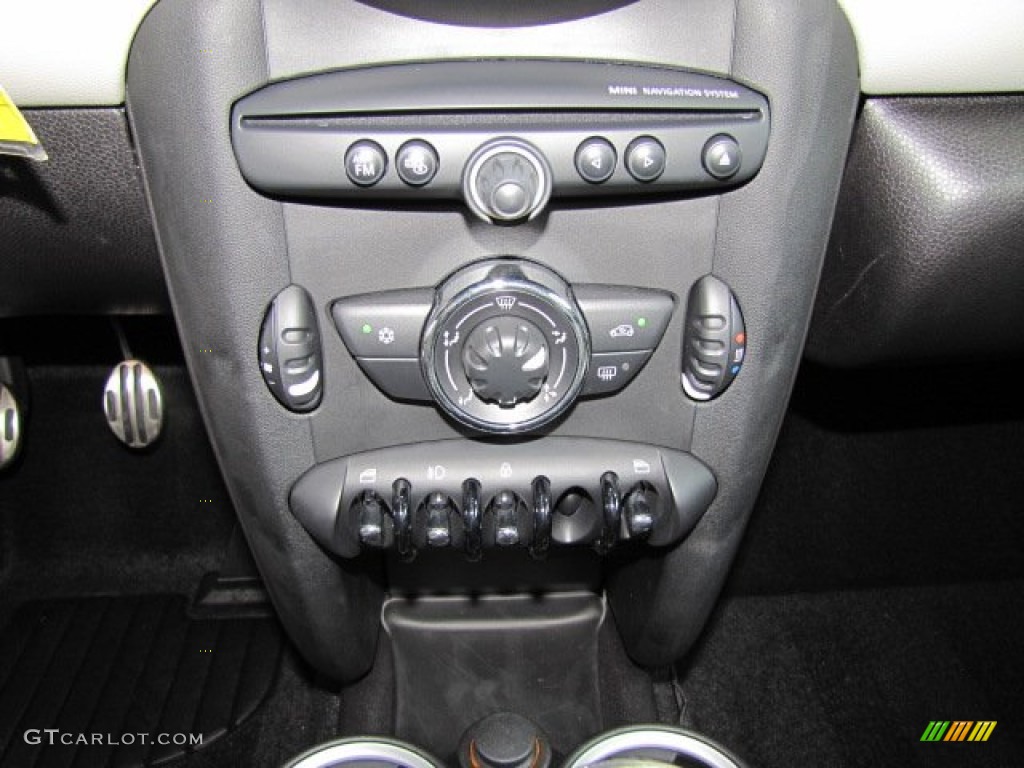 2012 Mini Cooper S Coupe Controls Photo #65898442