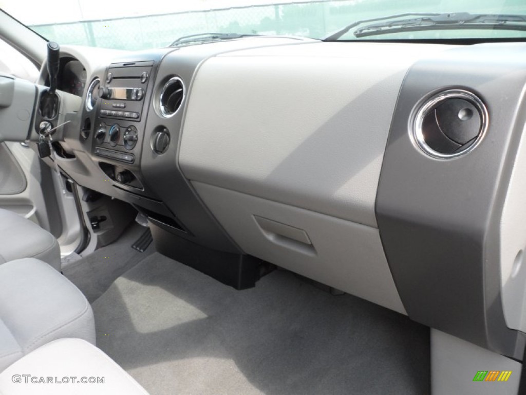 2006 F150 XLT SuperCrew - Silver Metallic / Medium/Dark Flint photo #23