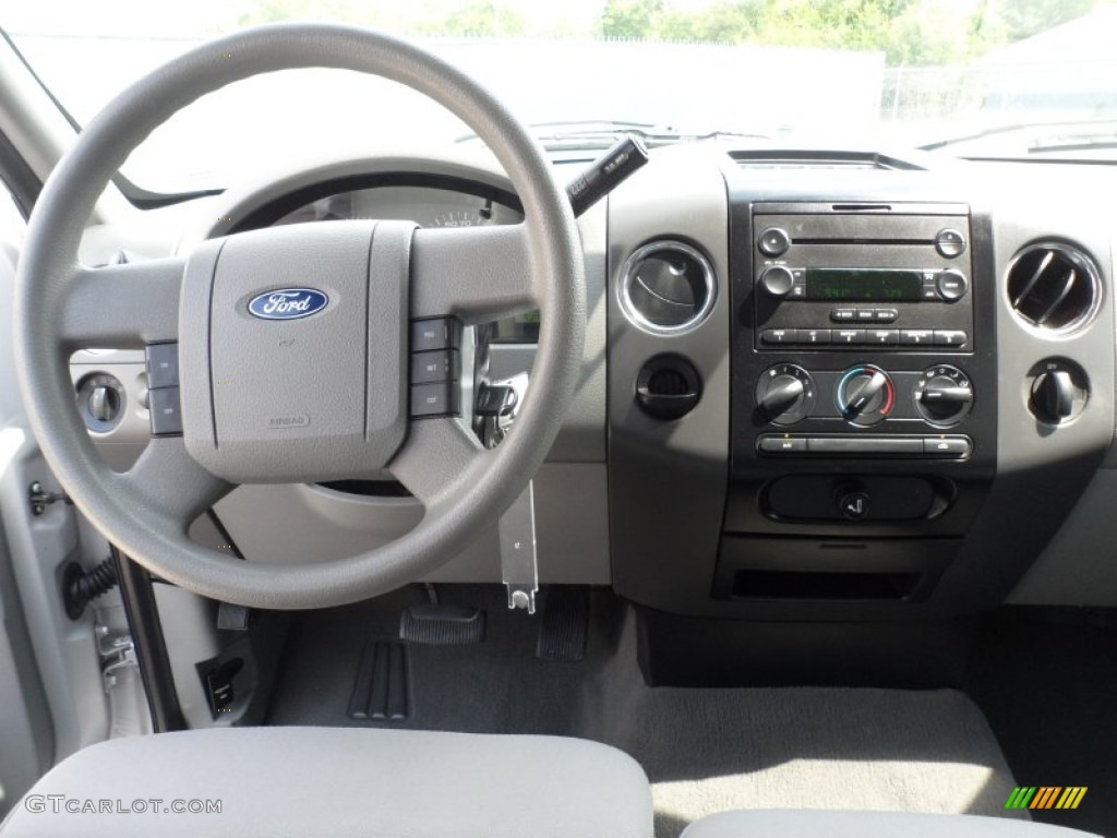 2006 F150 XLT SuperCrew - Silver Metallic / Medium/Dark Flint photo #34