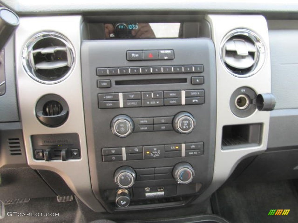 2011 Ford F150 XLT Regular Cab 4x4 Controls Photo #65905698