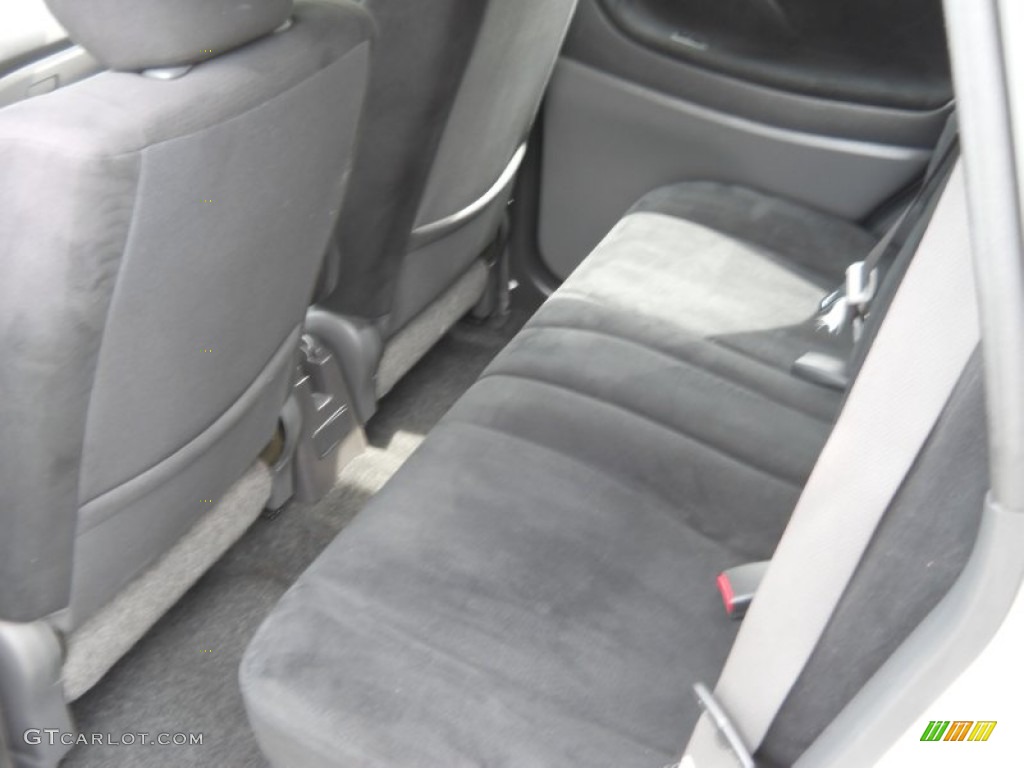 2004 Aerio SX AWD Sport Wagon - Silky Silver Metallic / Black photo #13