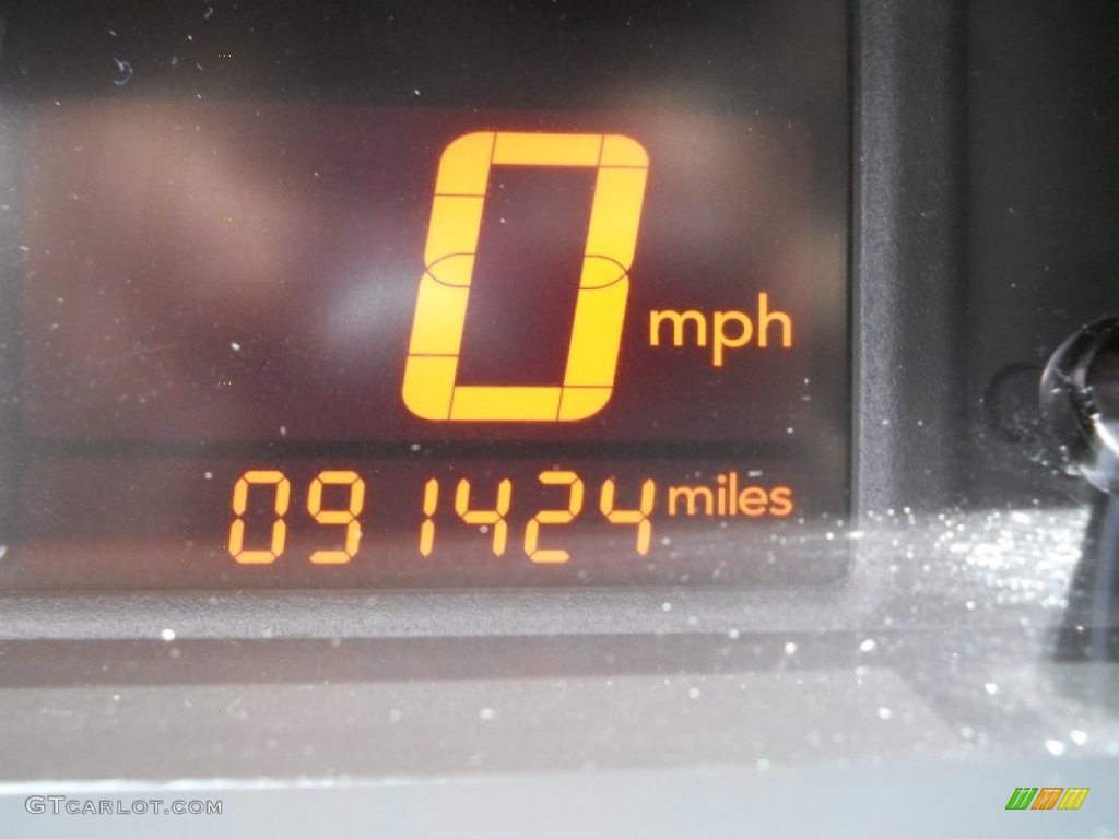 2004 Aerio SX AWD Sport Wagon - Silky Silver Metallic / Black photo #21