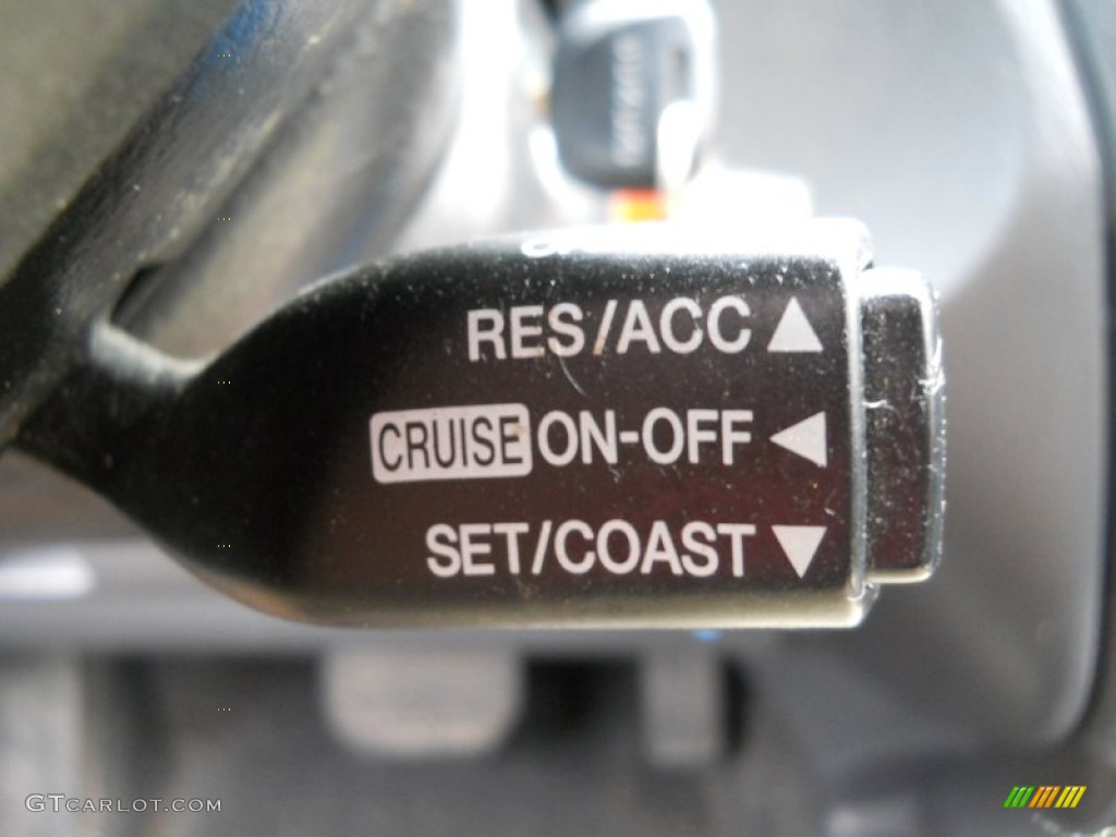 2004 Suzuki Aerio SX AWD Sport Wagon Controls Photo #65906688