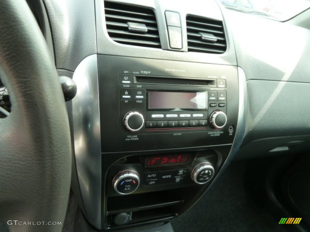 2010 Suzuki SX4 Crossover Touring AWD Controls Photo #65909057