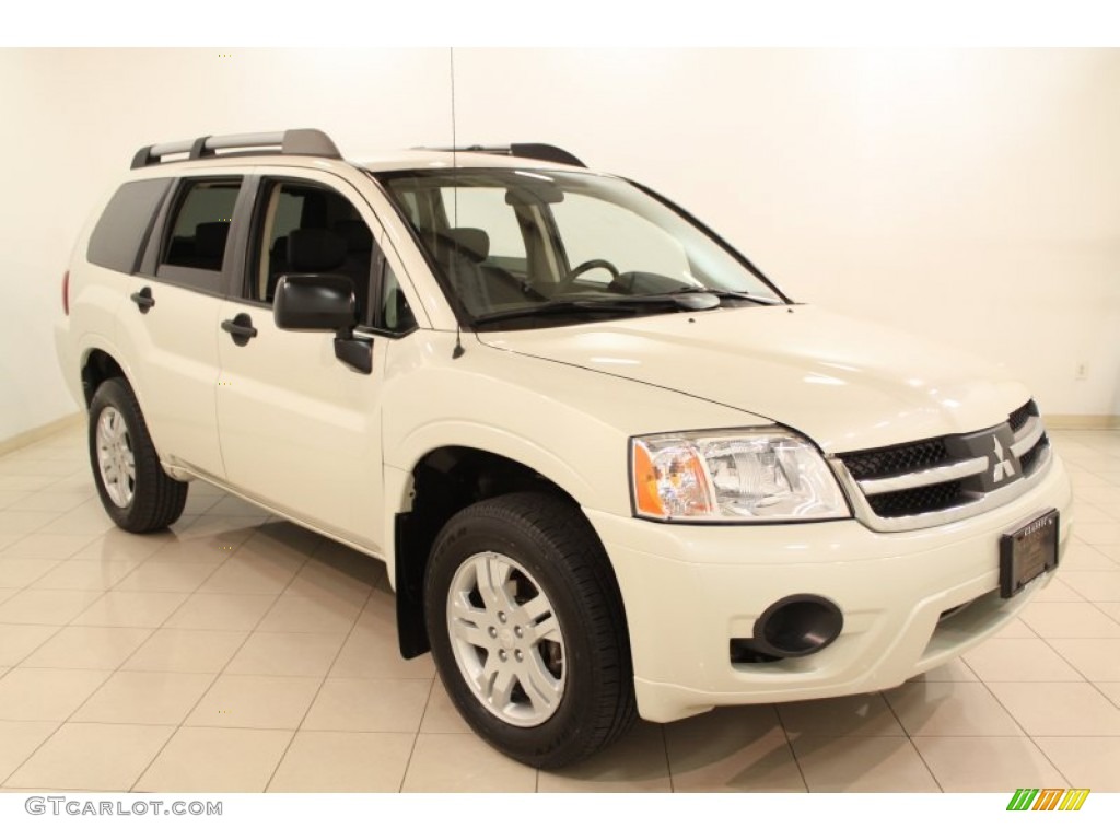 Dover White Pearl Mitsubishi Endeavor