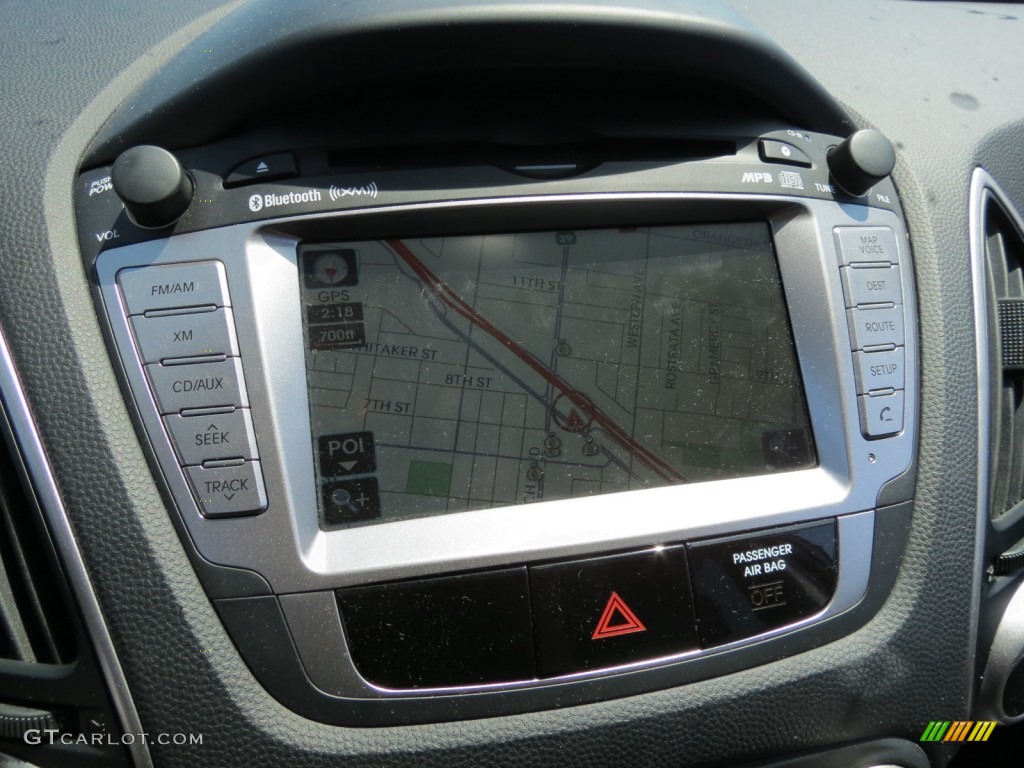2010 Hyundai Tucson Limited Navigation Photos