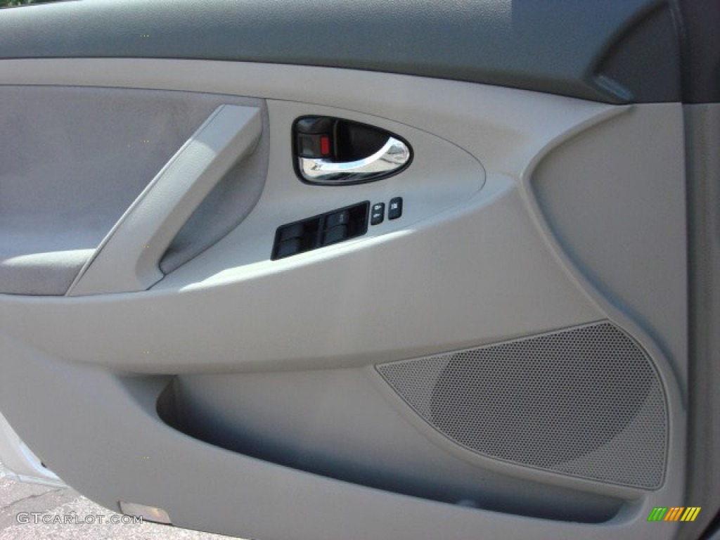 2008 Camry LE - Classic Silver Metallic / Ash photo #13