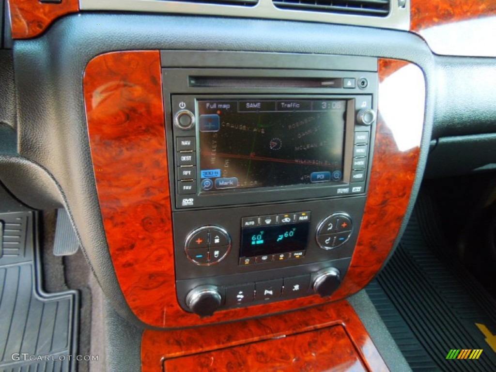 2009 Chevrolet Suburban LTZ 4x4 Controls Photos