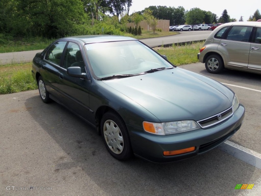 1997 Accord LX Sedan - Eucalyptus Green Pearl / Ivory photo #1