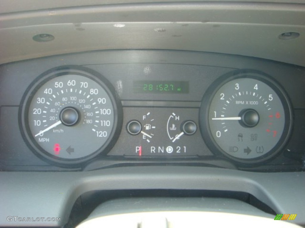 2006 Grand Marquis GS - Silver Birch Metallic / Light Camel photo #14