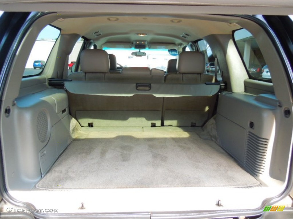 2003 GMC Yukon SLT Trunk Photos