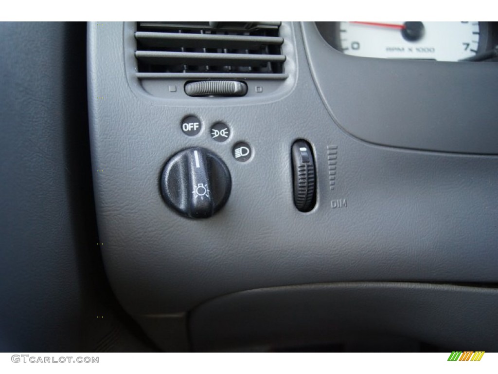 2004 Ford Ranger Tremor SuperCab Controls Photos