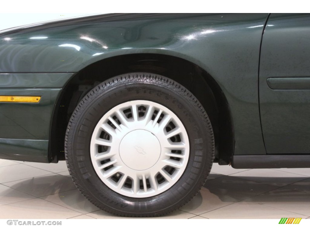 2002 Malibu Sedan - Forest Green Metallic / Neutral photo #17