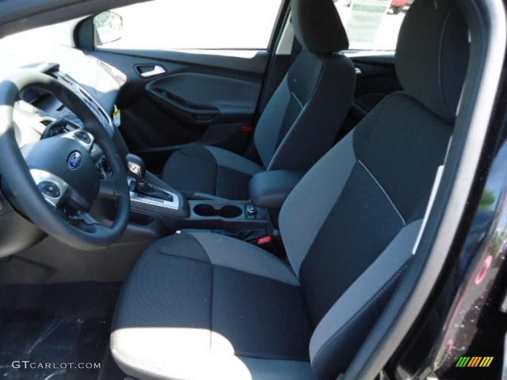 2012 Focus SE Sedan - Tuxedo Black Metallic / Charcoal Black photo #8