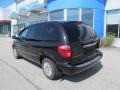 2007 Brilliant Black Crystal Pearl Chrysler Town & Country   photo #3