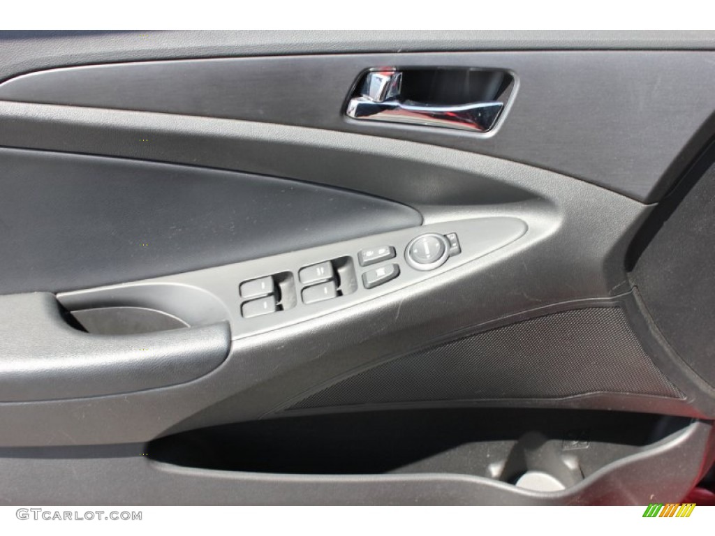 2011 Sonata SE - Venetian Red / Gray photo #8
