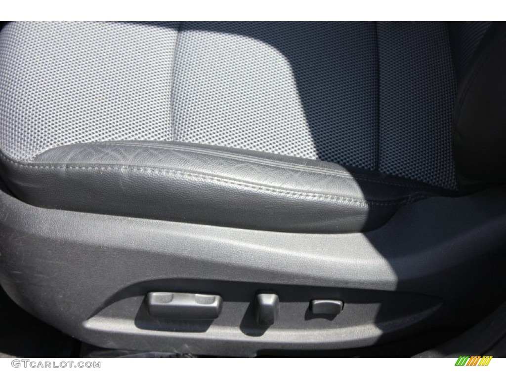2011 Sonata SE - Venetian Red / Gray photo #9